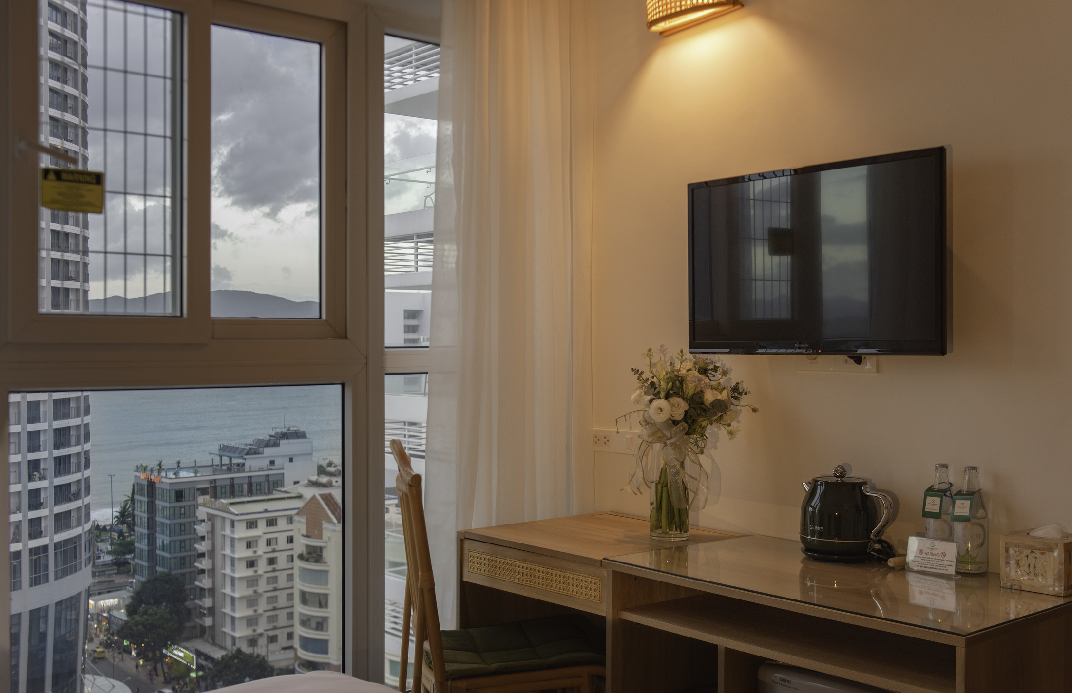 room detail thumbnail 2