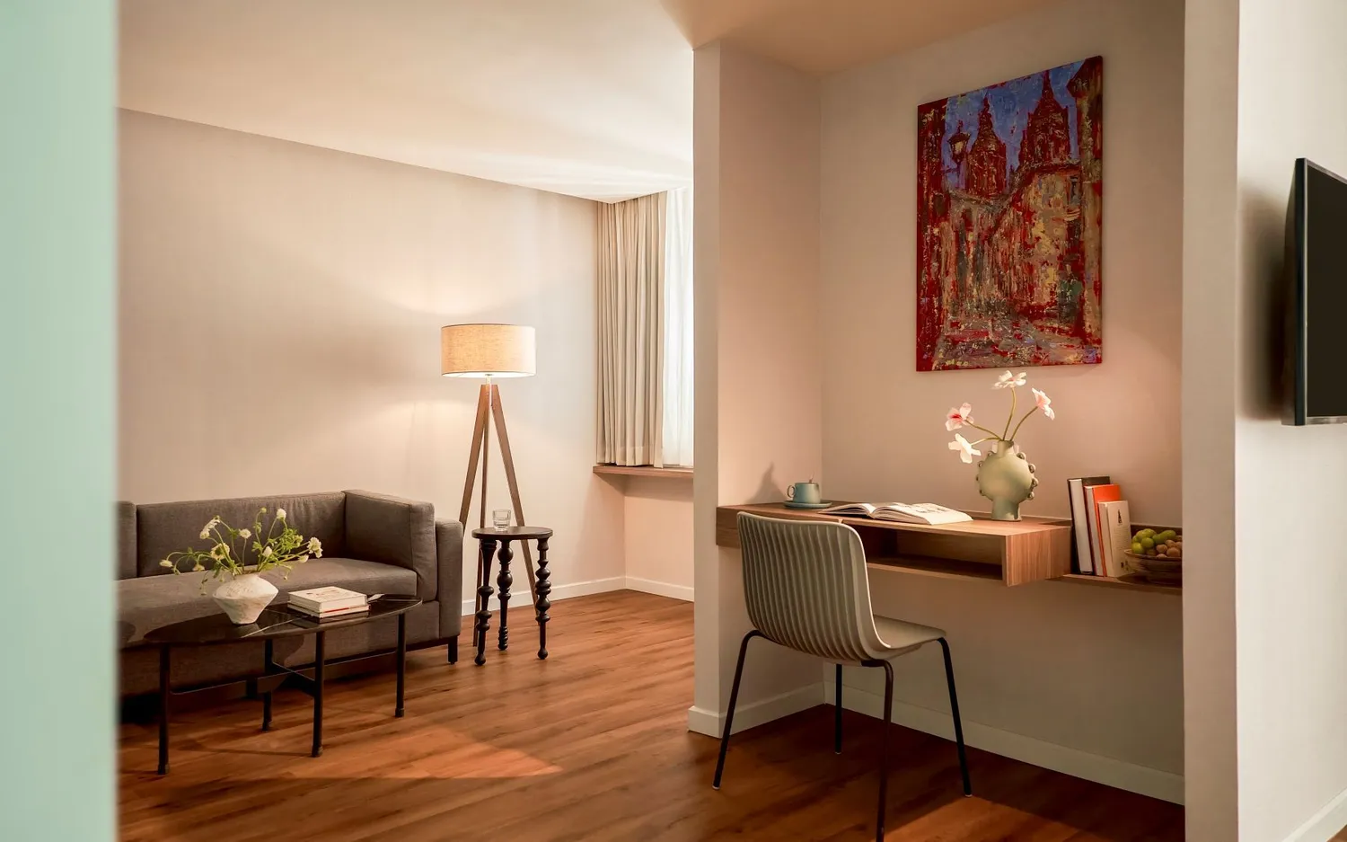 room detail thumbnail 2