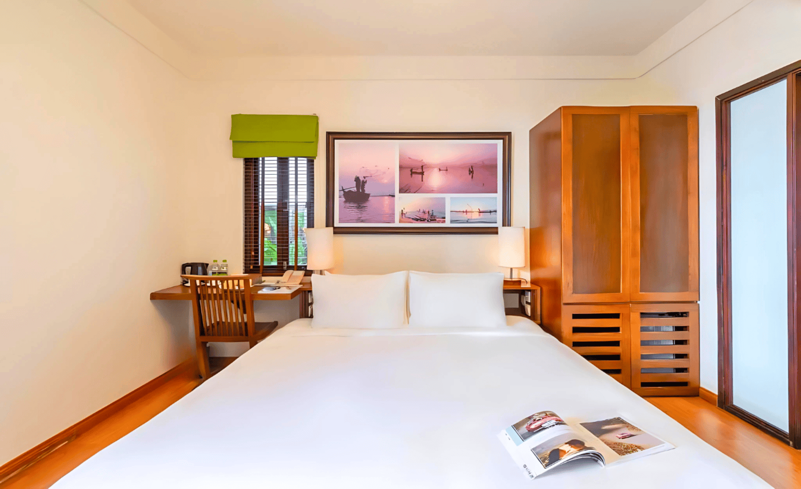 room detail thumbnail 0