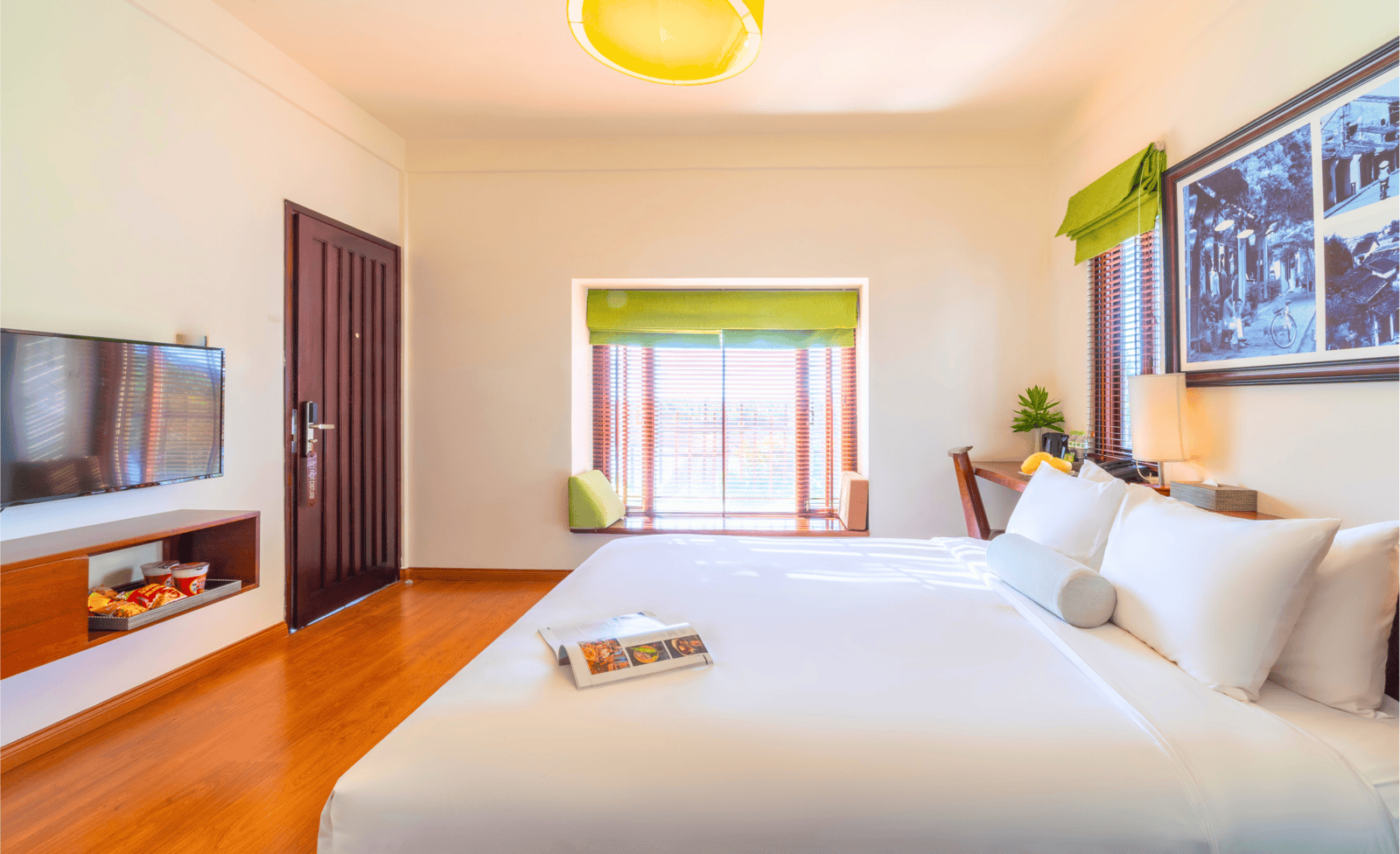room detail thumbnail 2